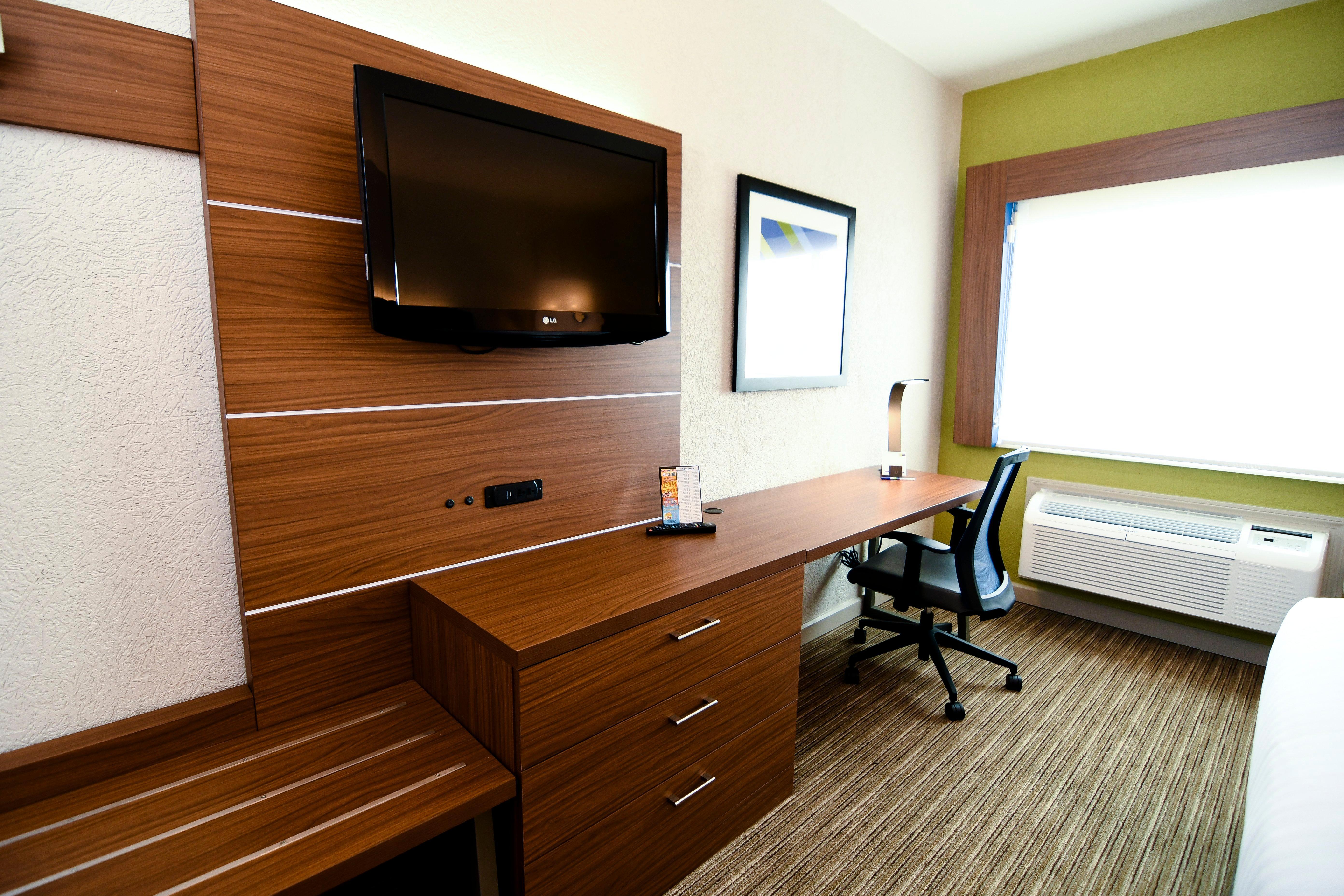 Hotel Express & Port Clinton-catawba Island By Ihg Port Clinton