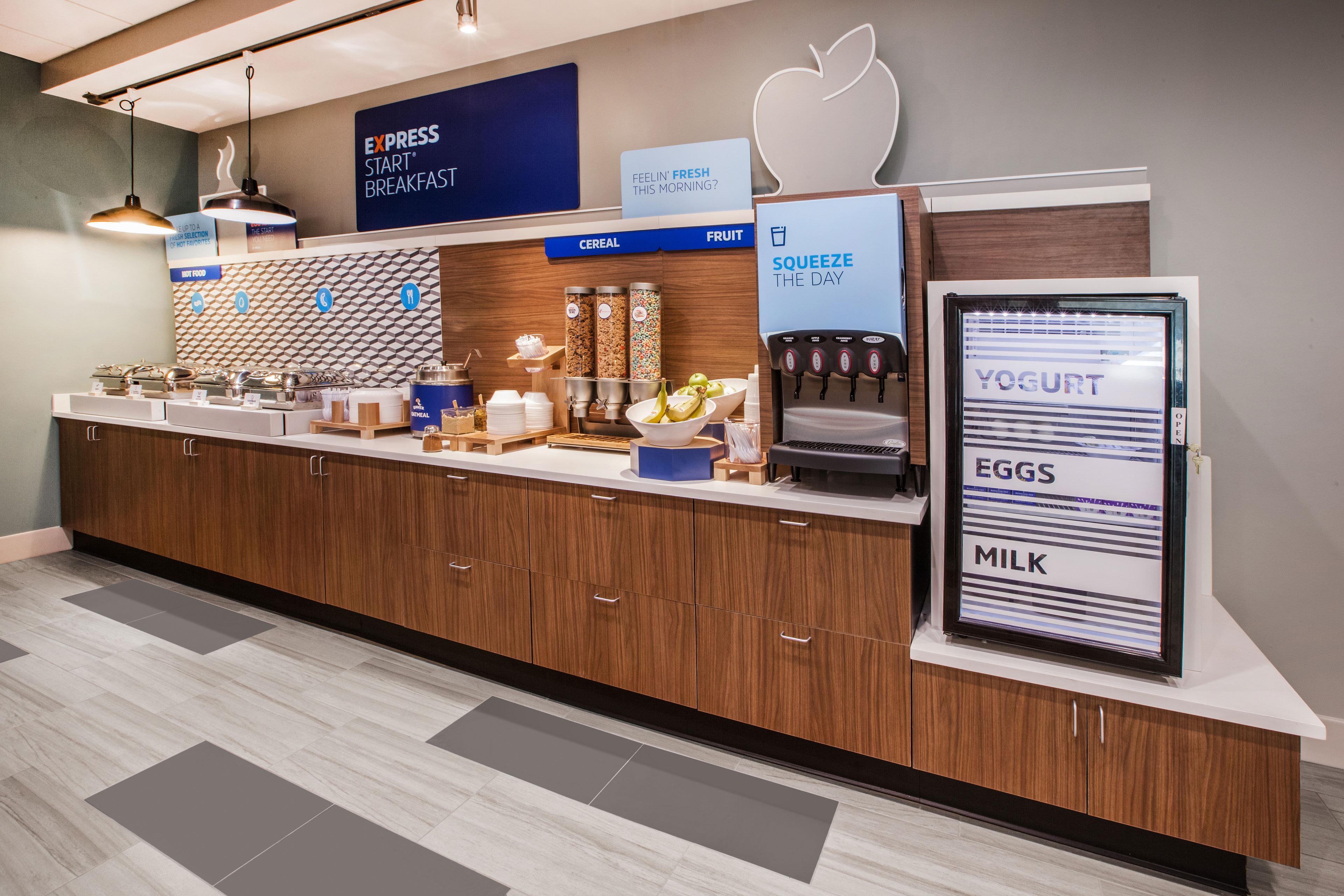 Express & Port Clinton-catawba Island By Ihg